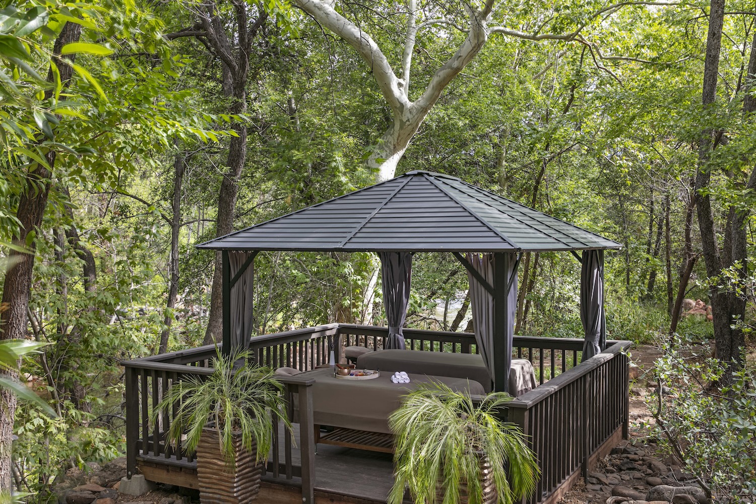 L'Auberge L'Apothecary Creekside Massage
