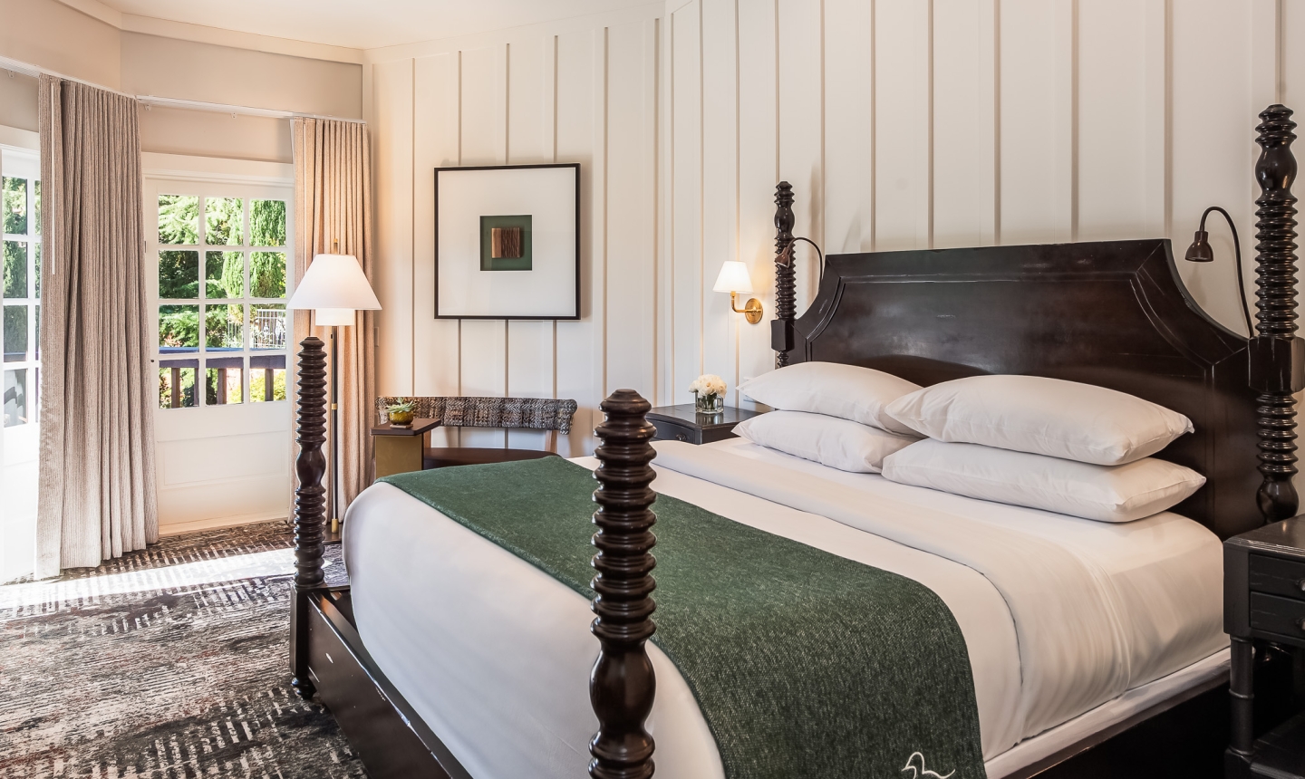 Lodge Deluxe Bed