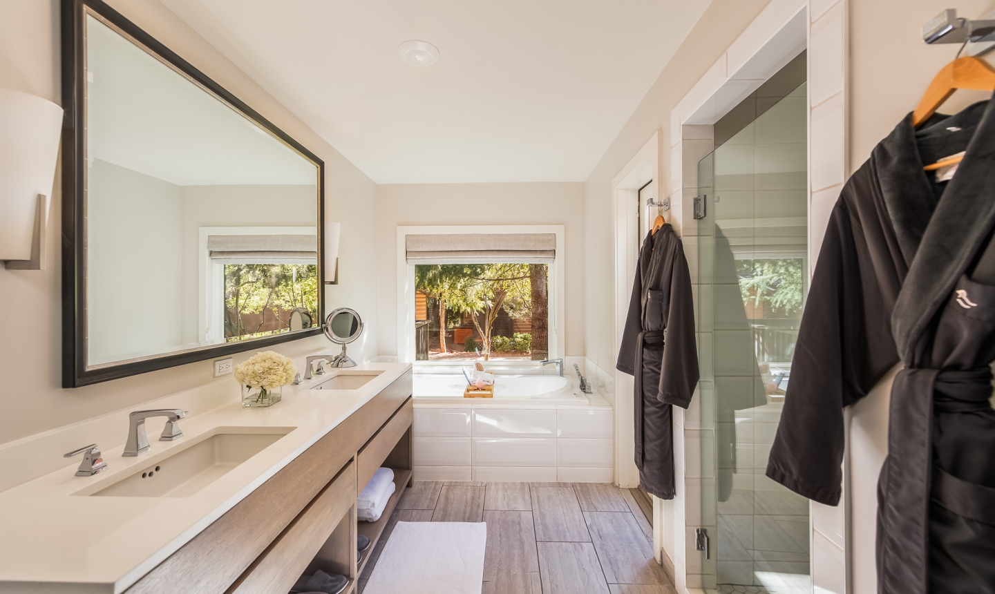 Spa Suite Bathroom